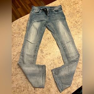 Super cute and comfortable Grace jeans size 27 hardly worn and look great!!